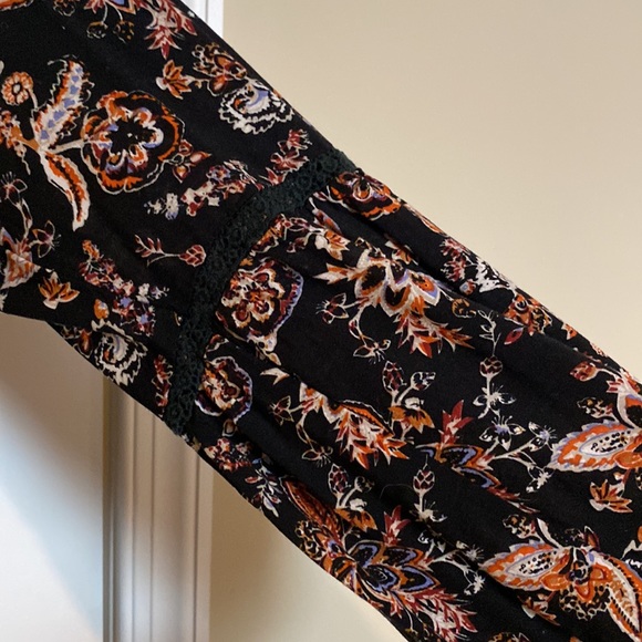 Multi colored tunic. - Picture 2 of 2